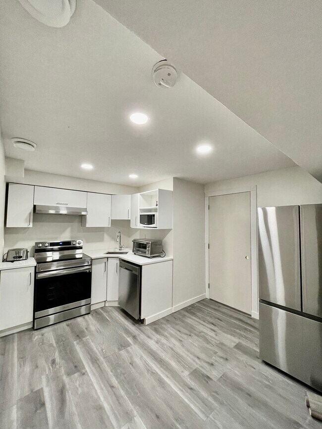 Building Photo - 1301 Mcconachie Blvd NW