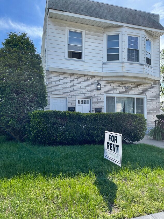 Primary Photo - 293 Delawanna Ave