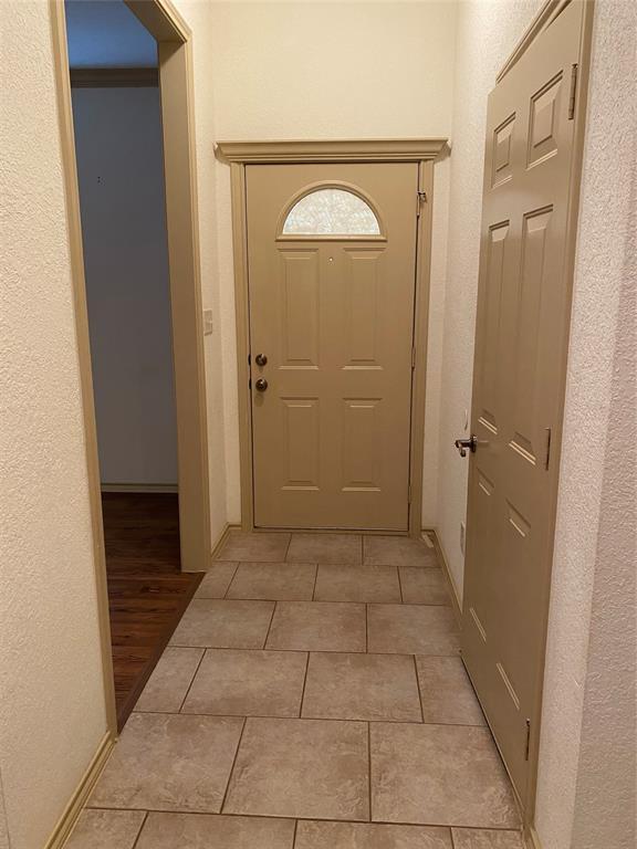 Building Photo - 211 S Choctaw Dr