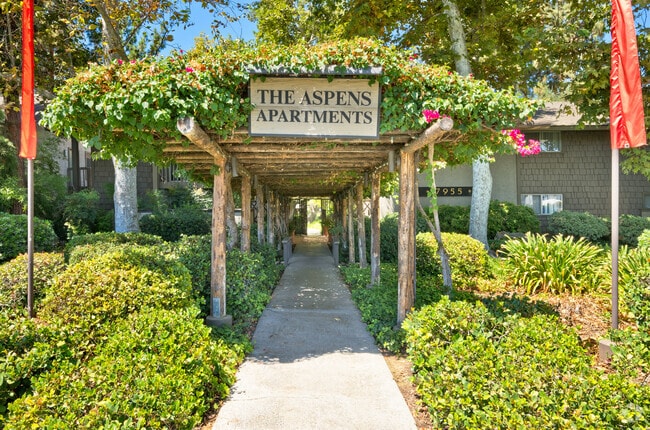 Building Photo - The Aspens Riverside