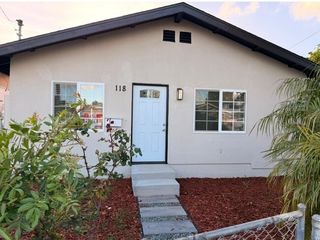 Building Photo - 118 Cedar Ave