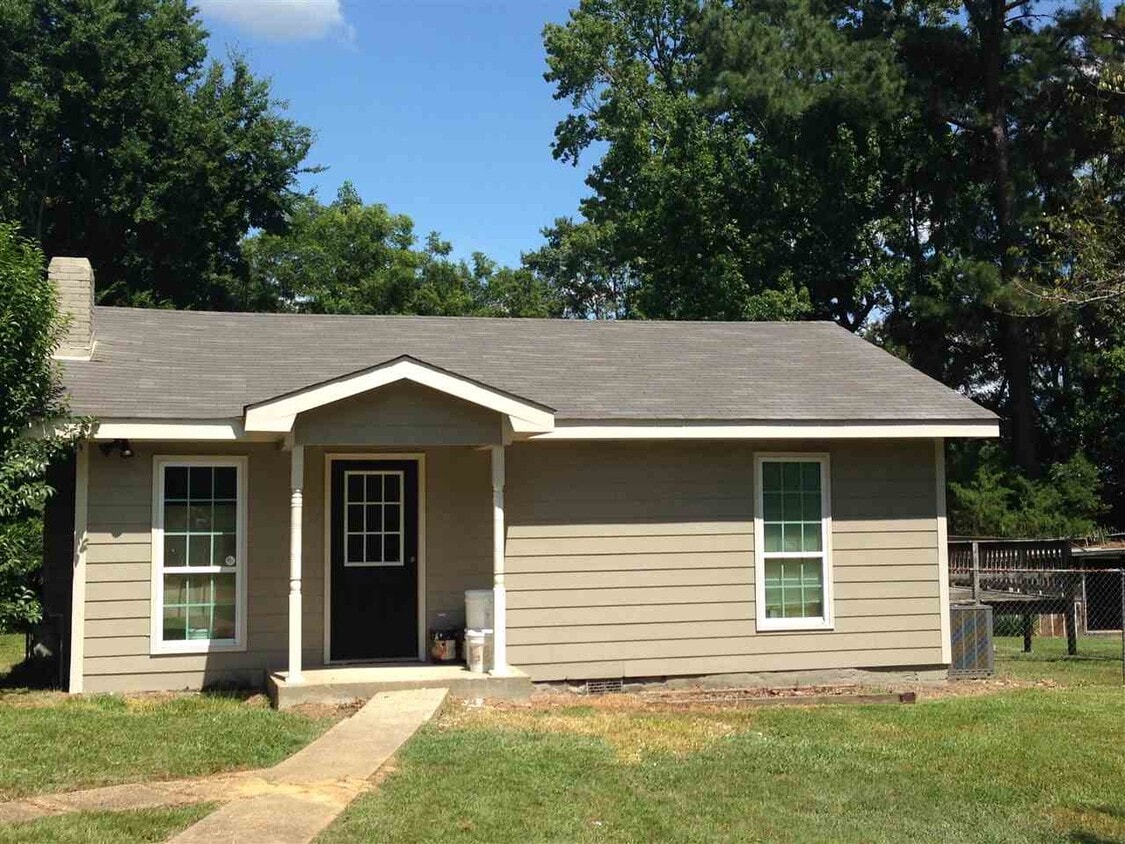 811 S College St, Brandon, MS 39042 House Rental in Brandon, MS