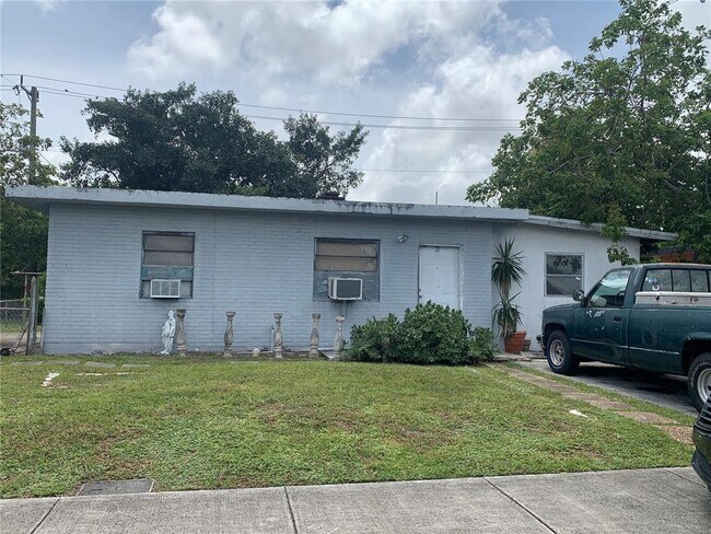 Foto del edificio - 3014 NW 6th St