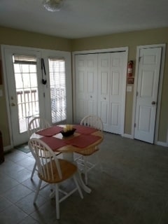 Building Photo - 3 BEDROOM Available August; Monthly rent $...
