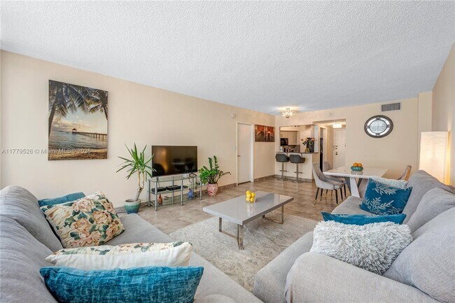 Building Photo - 3725 S Ocean Dr