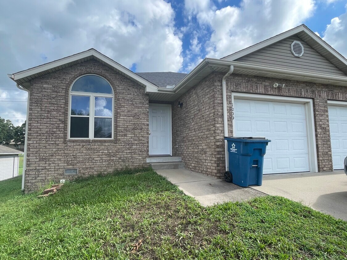 Foto principal - 1209 Yuma St