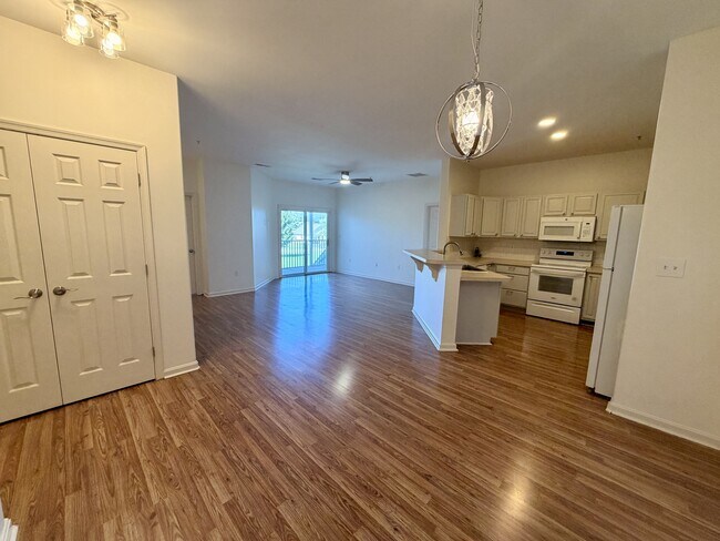 Building Photo - 3802 N Sagamore Dr