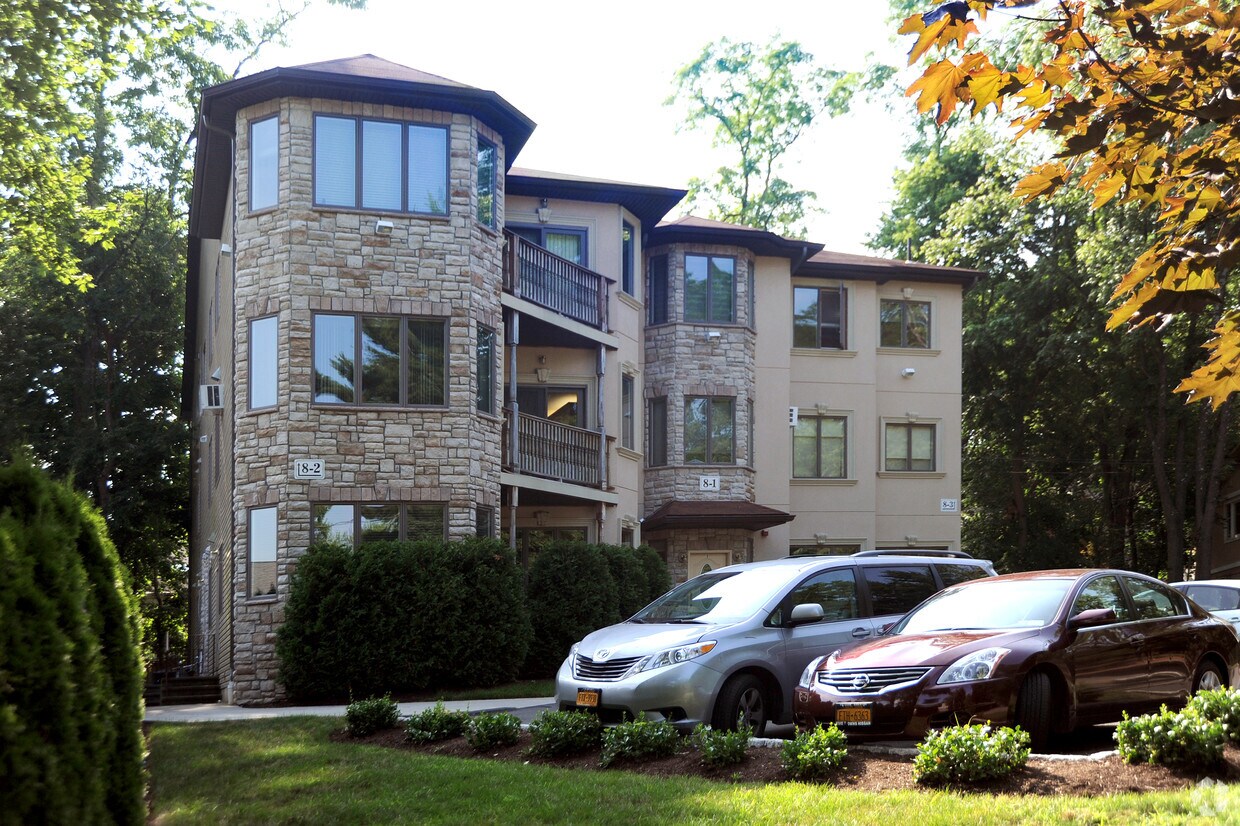 8 Hana Ln, Monsey, NY 10952 Apartments in Monsey, NY