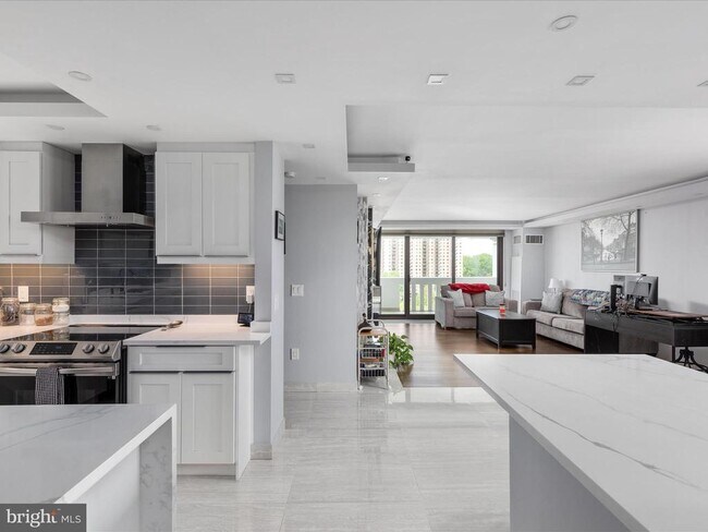 Foto del edificio - 6101 Edsall Rd