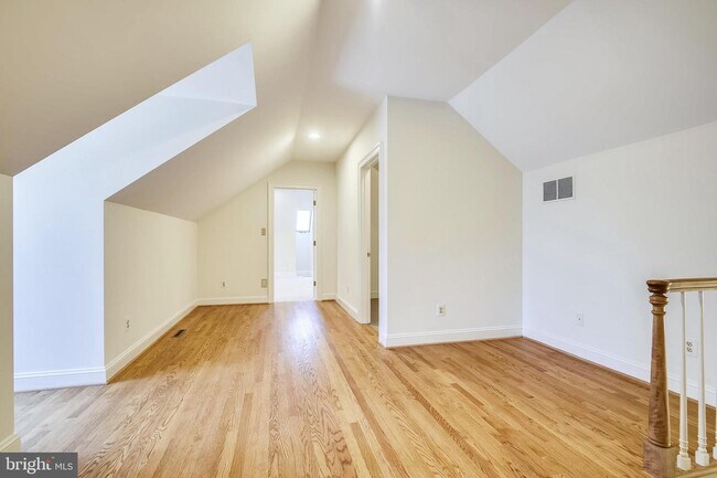 Foto del edificio - 12327 Michaelsford Rd