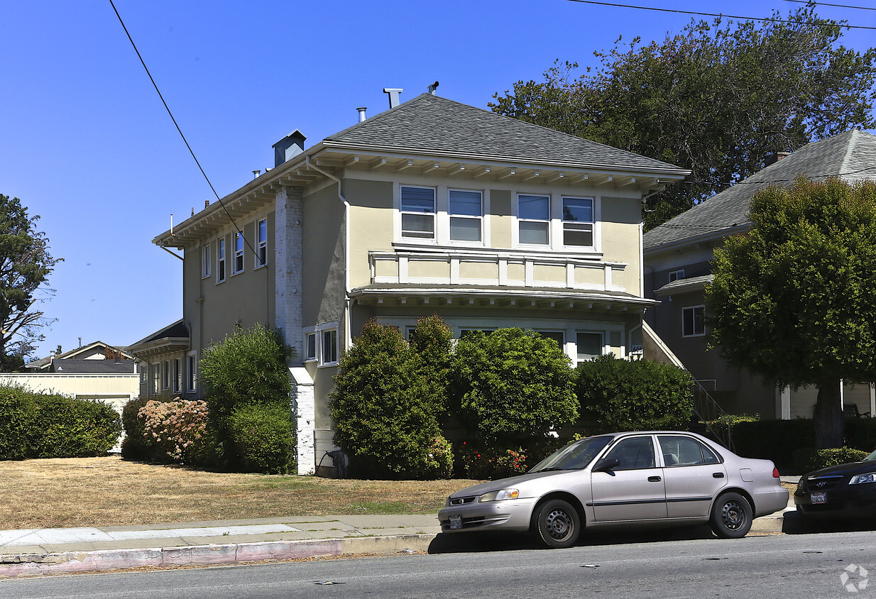 Building Photo - 606 N San Mateo Dr