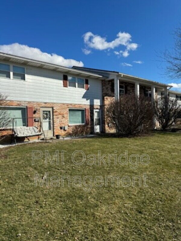 Building Photo - 1539 Spruce Ave