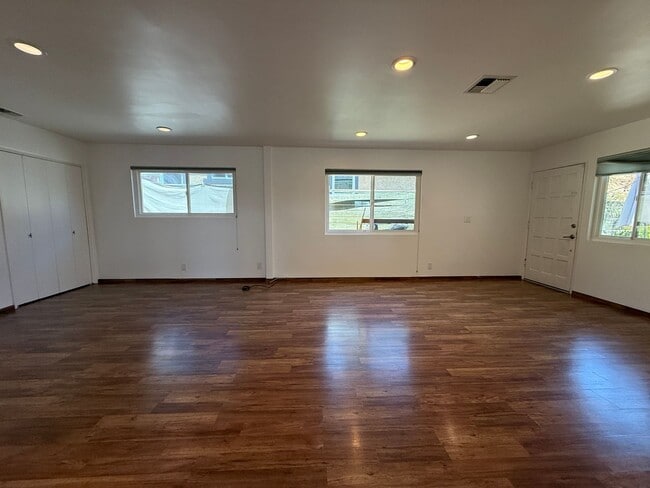 Building Photo - Charming Highland Park Retreat | Spacious 3BD/3BA on a Cul-de-Sac