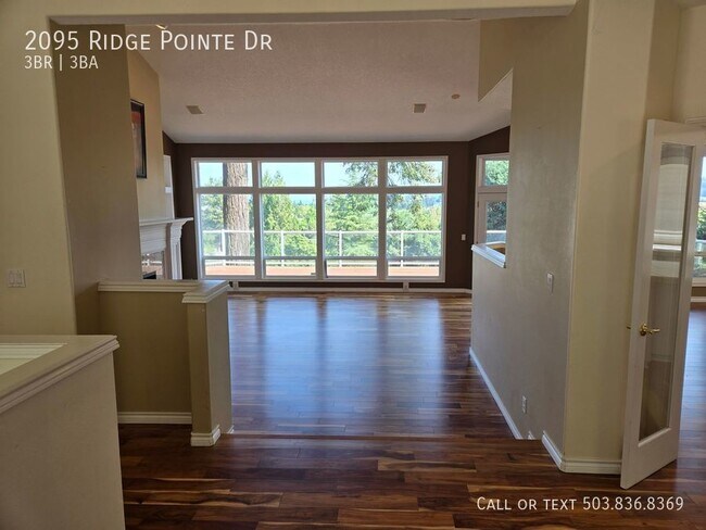 Building Photo - Amazing Home in Lake Oswego with Incredibl...
