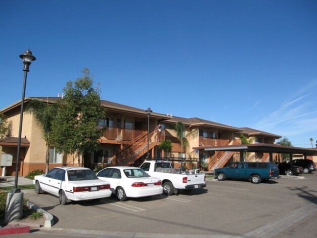 Primary Photo - 121 E Bunny Ave