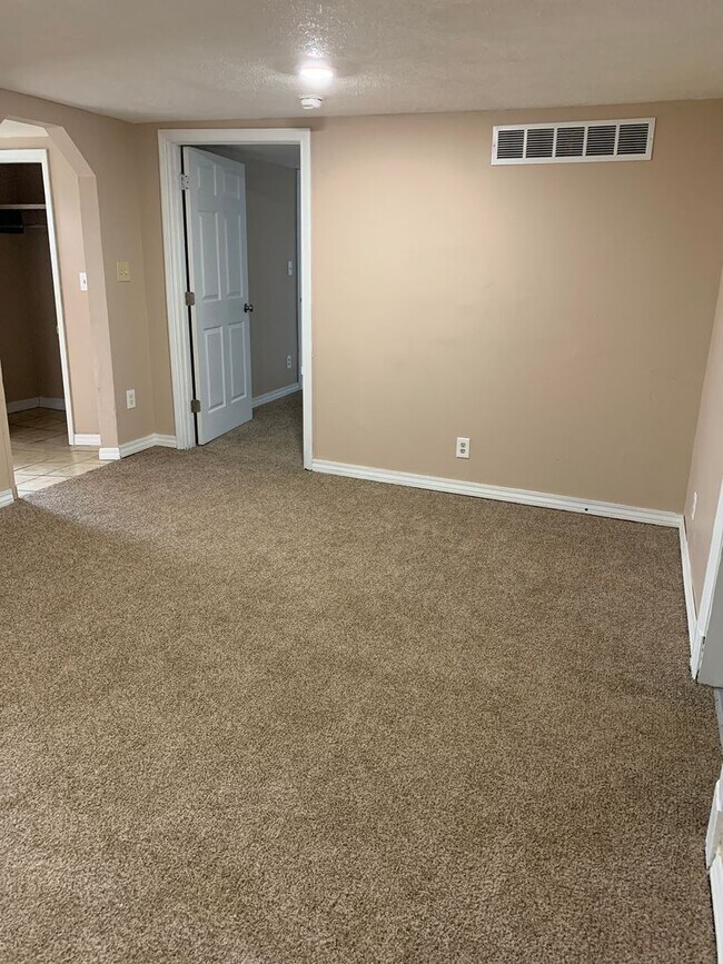 Building Photo - 1712 Seventh St