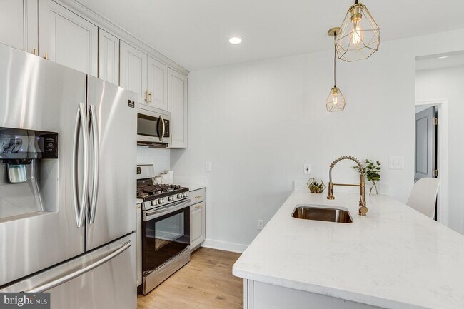 Foto del edificio - 4221 Clay St NE