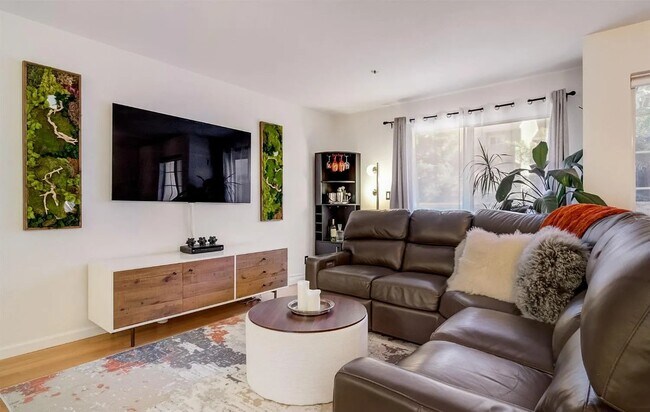 Foto del edificio - 1021 San Luis Cir