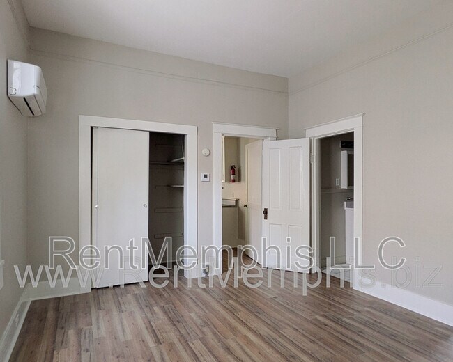 Building Photo - 997 Meda St