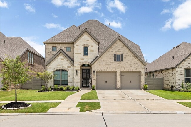 Building Photo - 5015 Walnut Grv Ln
