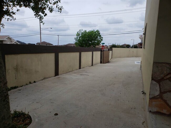 Building Photo - 4401 Marla Dr