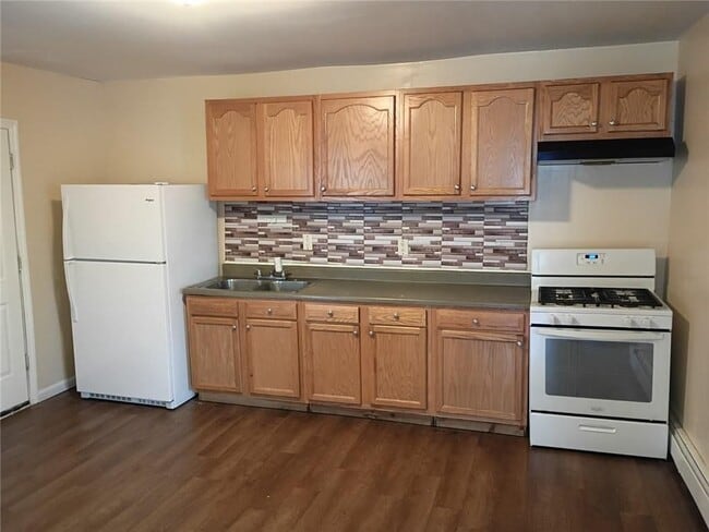 Building Photo - 278 Sayles St