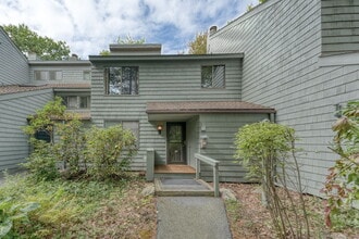 Building Photo - 264 Cliffside Dr