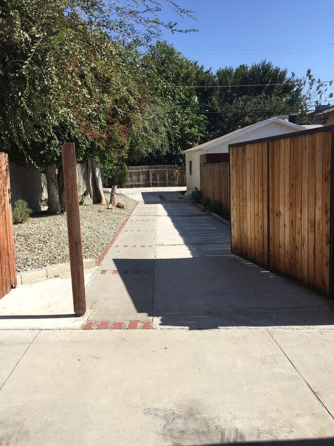 Building Photo - 5308 Agnes Ave