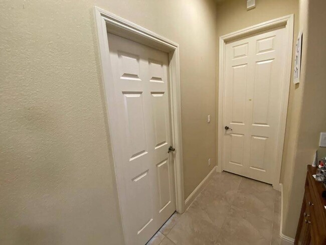 Building Photo - Gorgeous Newer 4 Bedroom in Highly sought after Riata Empire Ranch Community!