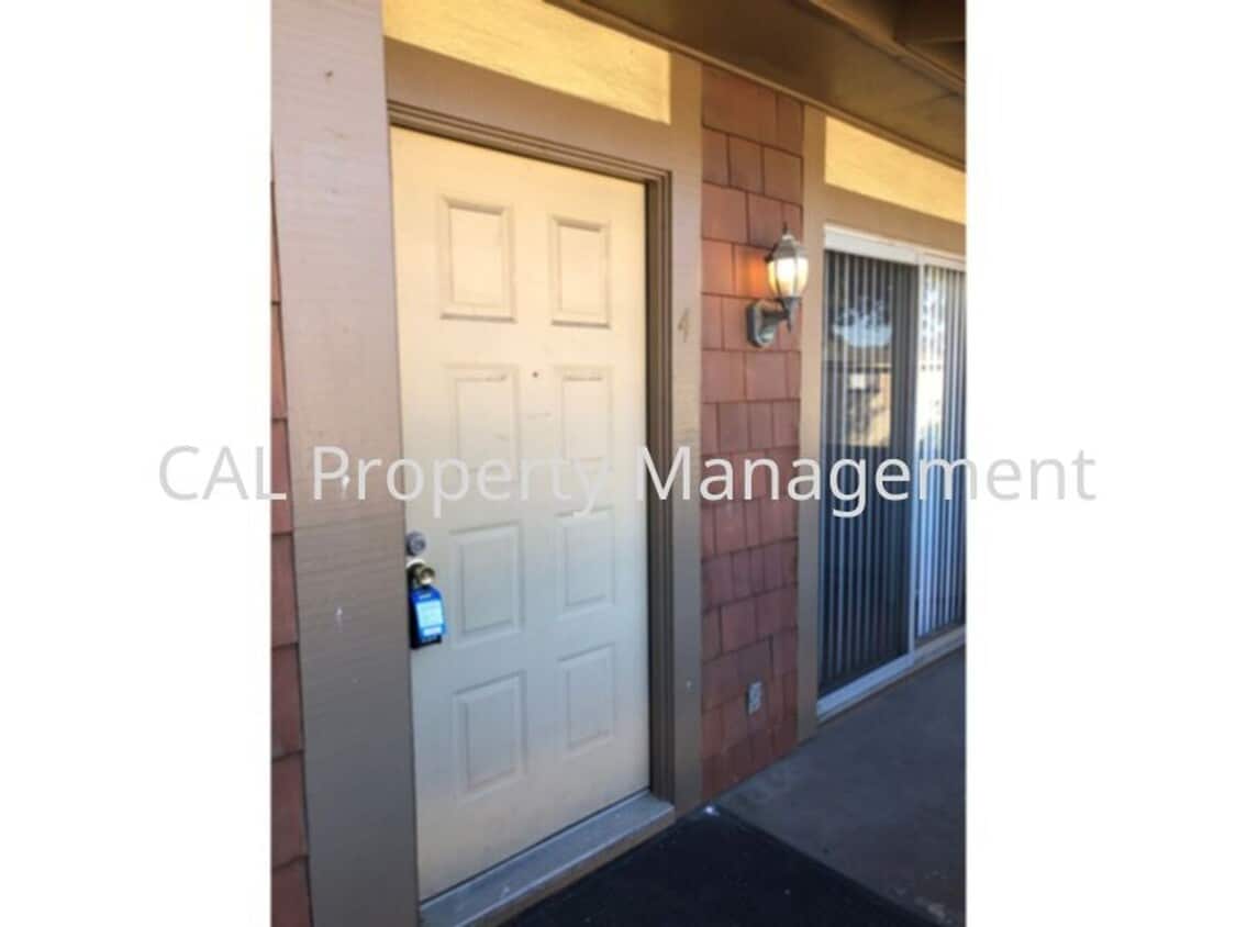 Foto principal - Condo for rent in North Salinas!