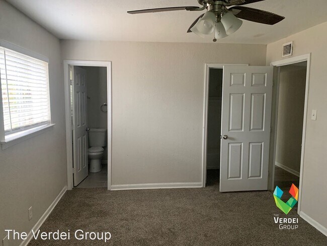 Foto del edificio - 3 br, 2 bath House - 3490 Bandera Rd.