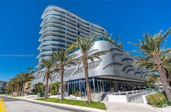 Building Photo - 17550 Collins Ave