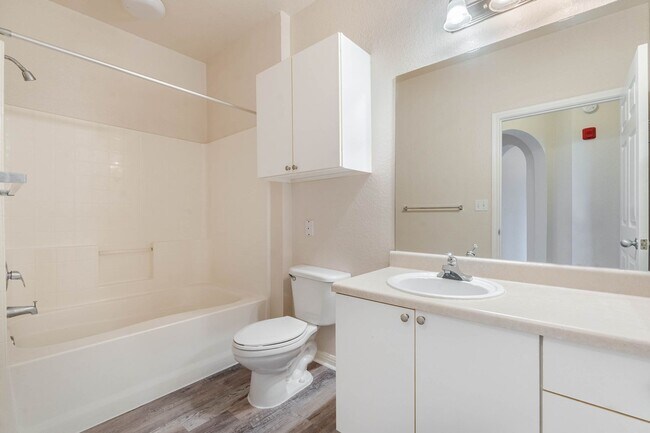 Building Photo - Downtown Dream at Uptown! 2/2, 5th floor c...