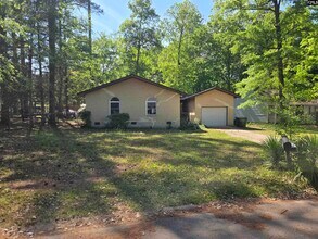 Building Photo - 42 Raintree Ct