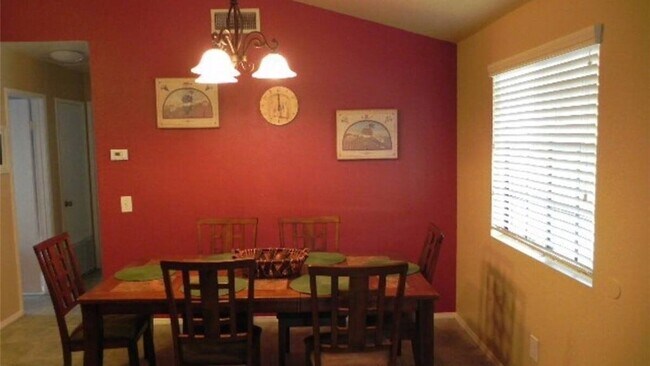 Foto del edificio - 46011 Sandia Creek Dr