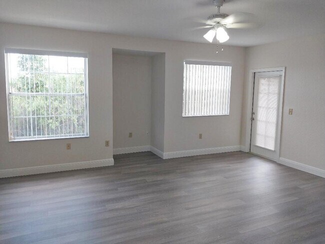 Foto del edificio - 128 SW Peacock Blvd