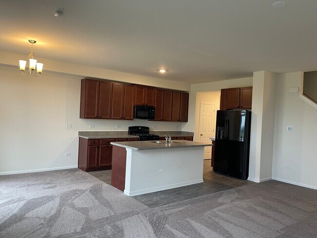 Building Photo - 12633 S Potomac Dr