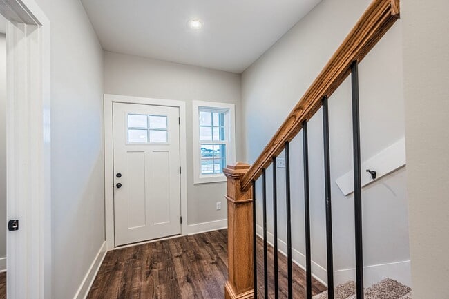 Building Photo - 809/811 Rodeo Lane