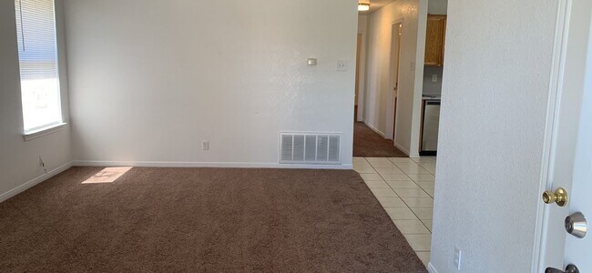 Foto del edificio - COMING SOON!