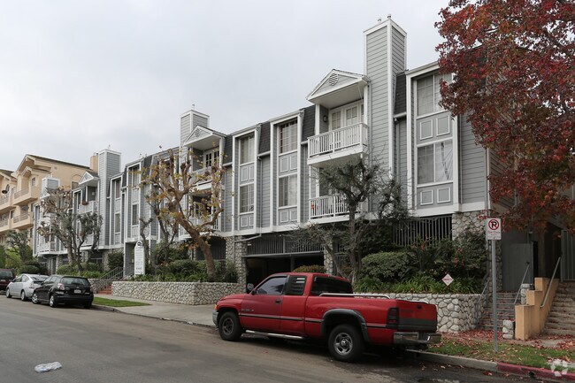 Foto del edificio - Reeves Street Apartments