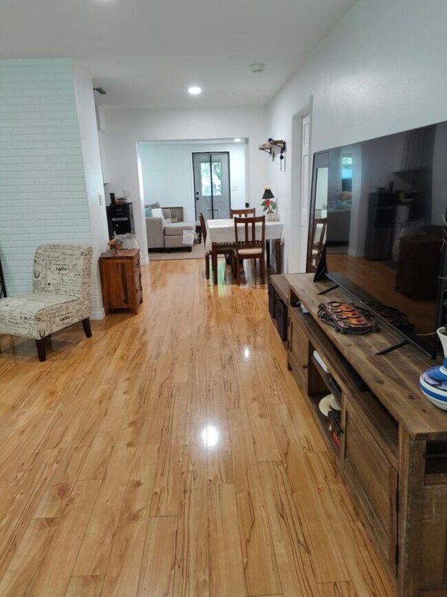 Foto del edificio - 5332 10th Ave N