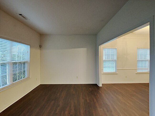 Building Photo - Welcome Home!
