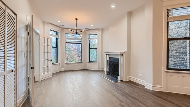 Foto del edificio - 4053 N Greenview Ave