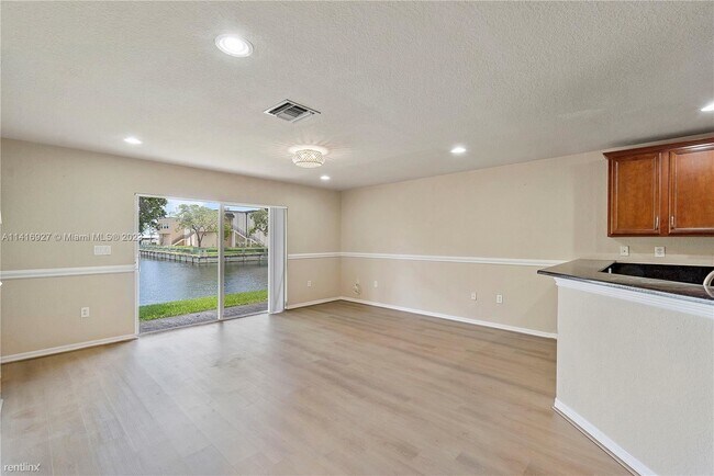 Building Photo - 3 br, 2.5 bath House - 5930 Abbey Rd