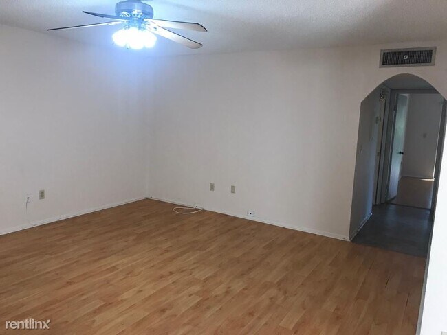 Building Photo - 11703 Raintree Village Blvd