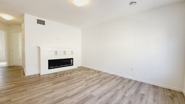 Building Photo - 1530 Tamarack Blvd NW
