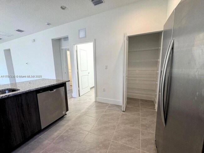 Foto del edificio - 5277 Marano Dr