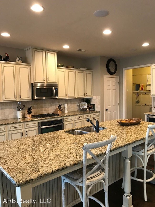 Building Photo - 6 br, 4.5 bath House - 3136 Willow Leaf Dr
