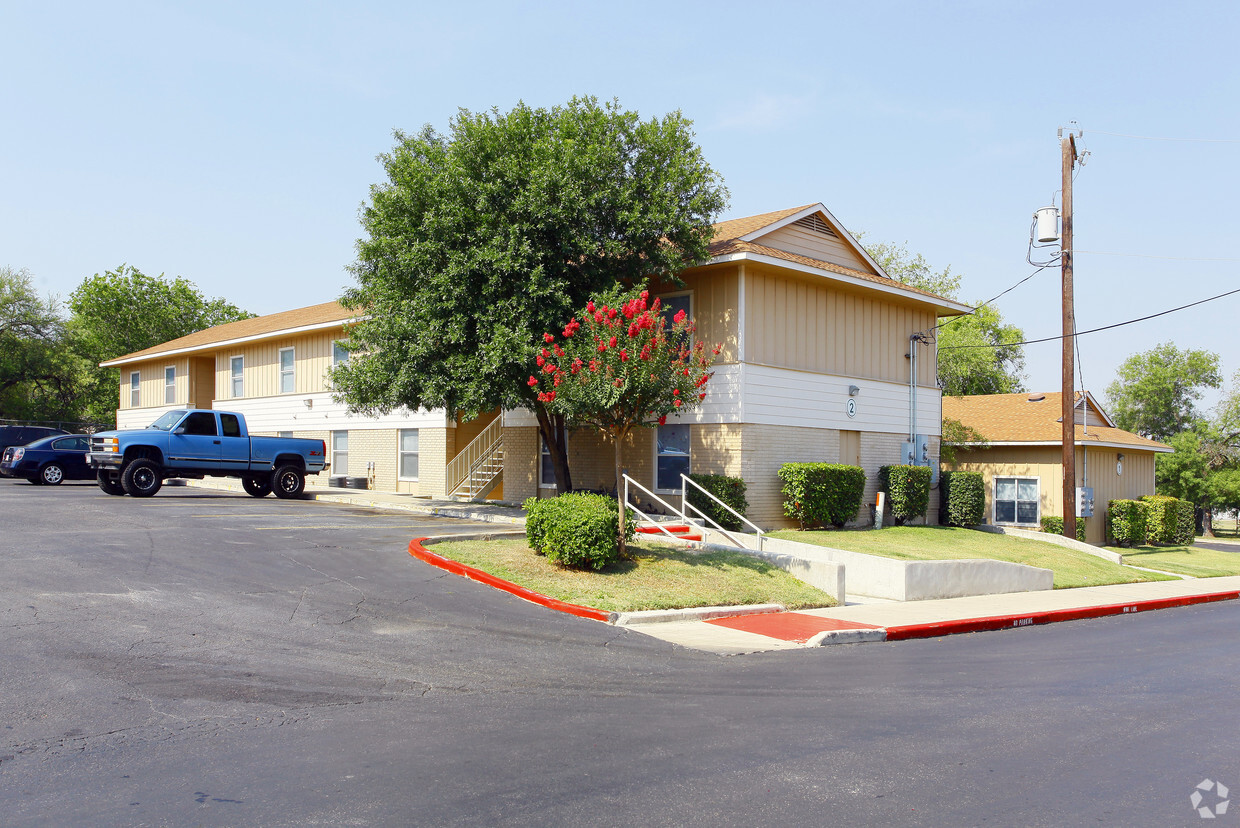 Primary Photo - Union Park Apartments