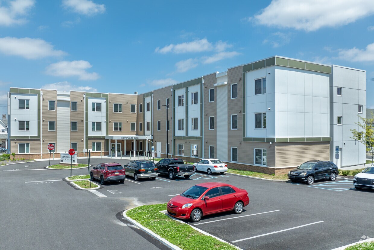 730 W Berks St Filadelfia, PA 19122 - Camino De Oro